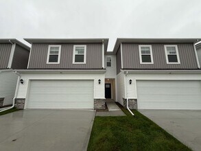 Building Photo - 1405 NE 59th Ln