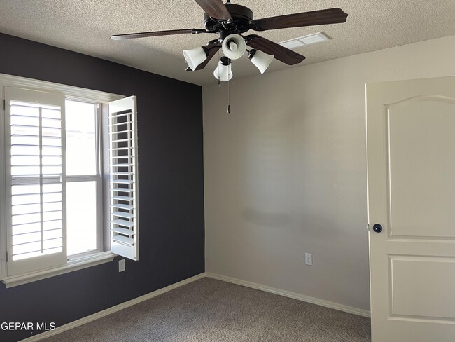 Building Photo - 3233 Muddy Point Ln