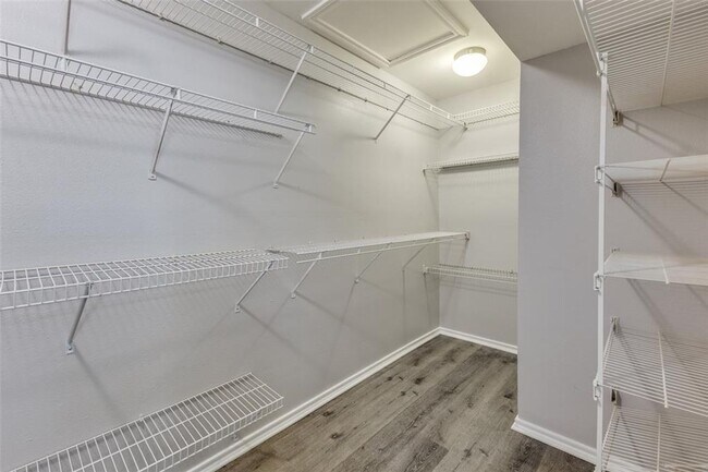 Building Photo - Pointe 360 #125 - 1 Bedroom - Private Garage