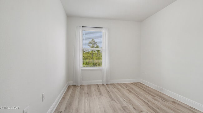 Building Photo - 7675 Shadow Lake Dr