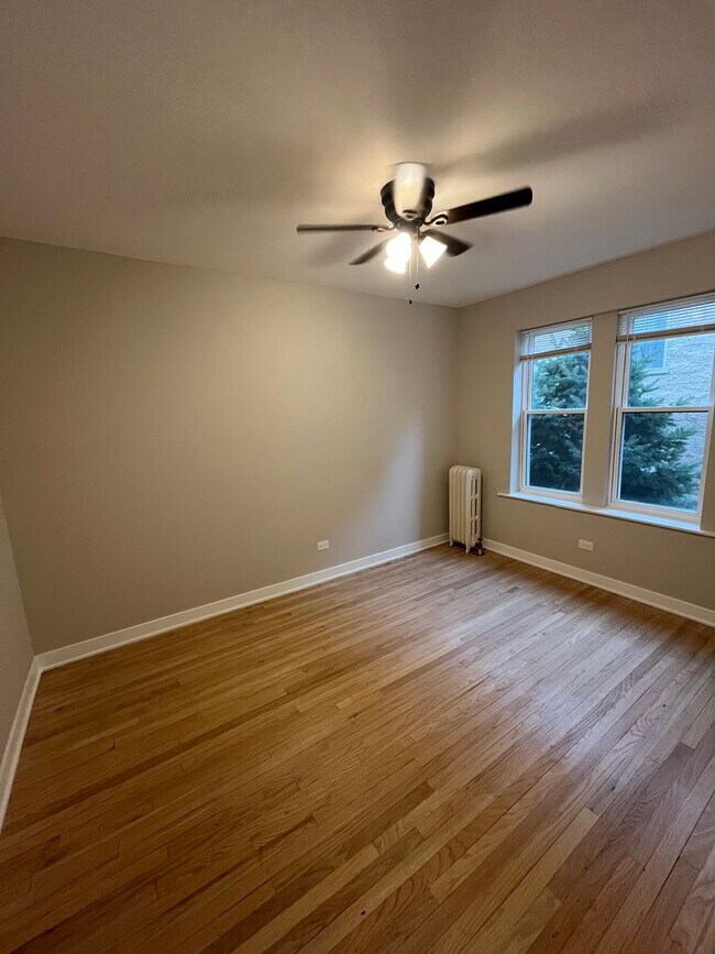 Building Photo - Mozart