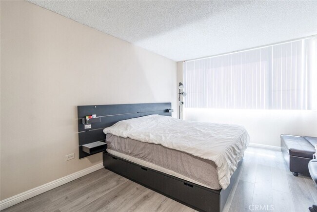 Building Photo - 421 La Fayette Park Pl
