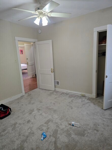 Building Photo - 6501 Deary St