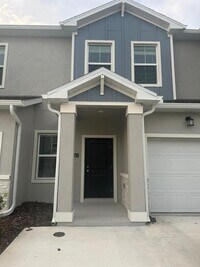 Building Photo - 2661 Skyline Lp