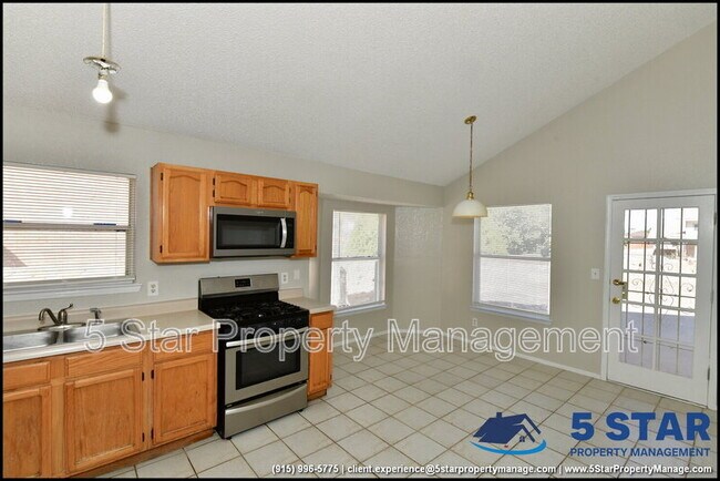 Building Photo - 12257 Robert Dahl Dr