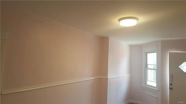Building Photo - 14-16 Horton Avenue Unit 1st Floor