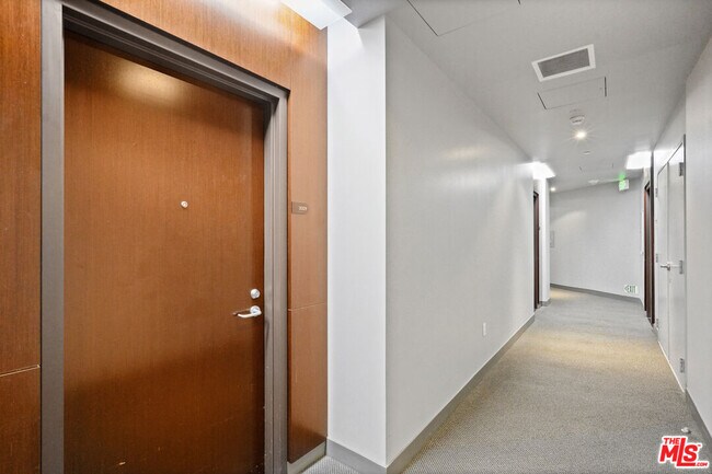 Building Photo - 1100 Wilshire Blvd