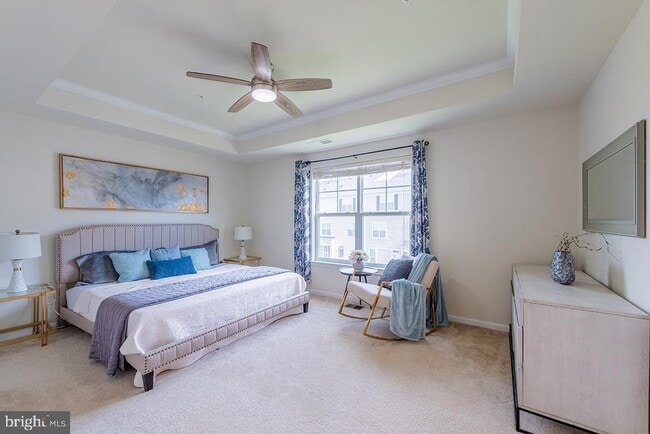 Building Photo - 43376 Town Gate Square