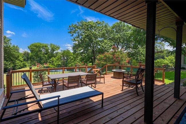 Building Photo - 224 Sovereign Ct