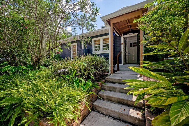 Primary Photo - 236 W North St