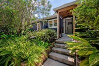 Building Photo - 236 W North St