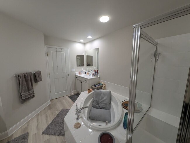 Building Photo - END UNIT STUNNER!