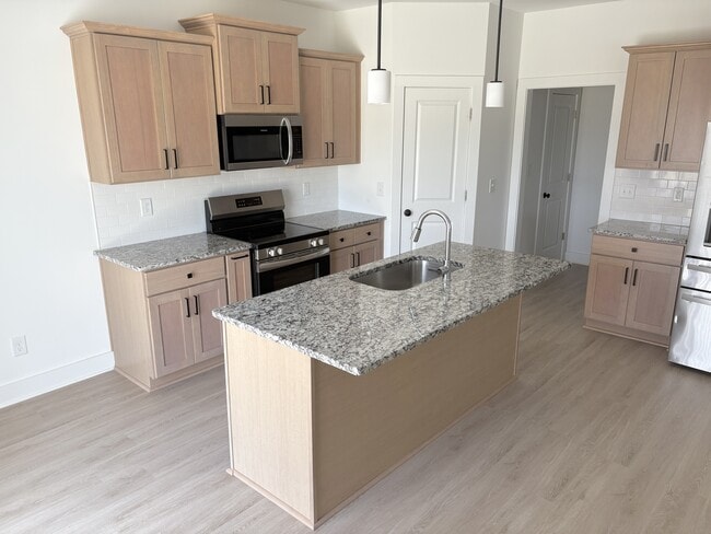 Building Photo - 120 Willa Mae Ln