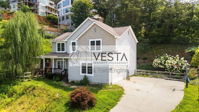 Building Photo - 21 Moss Pink Pl