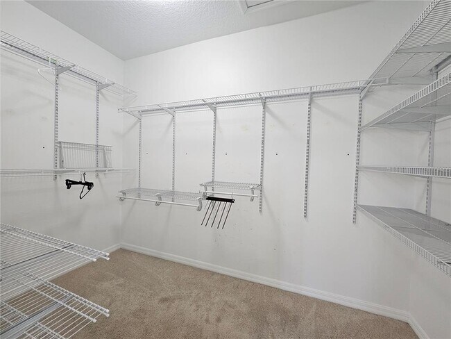 Building Photo - 2307 Messenger Cir
