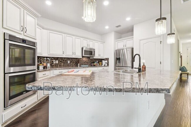 Building Photo - 10530 Medford Lakes Dr