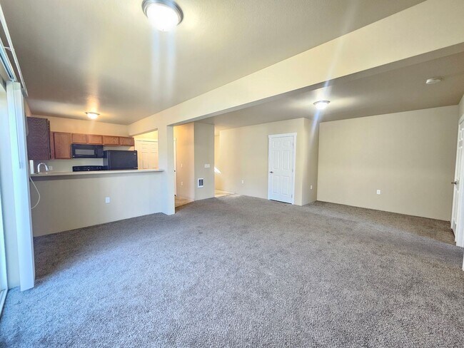 Building Photo - 5115 E Buckeye Ave