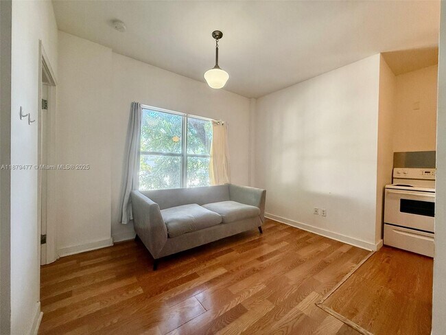 Building Photo - 4035 Meridian Ave