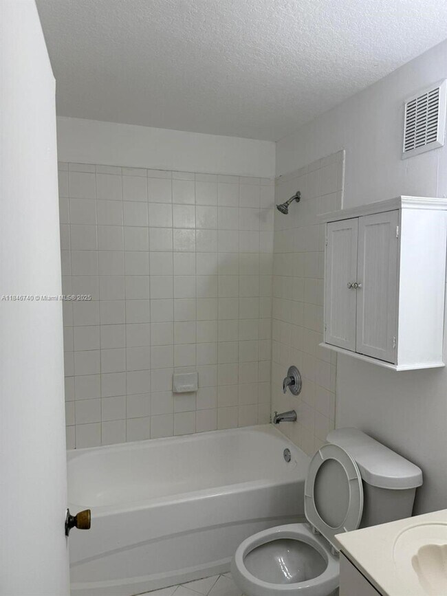 Building Photo - 1251 SE 29th St