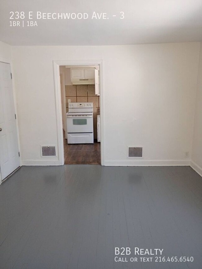 Building Photo - 238 E Beechwood Ave