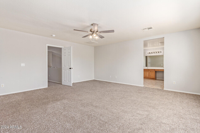 Building Photo - 1009 S 239th Dr