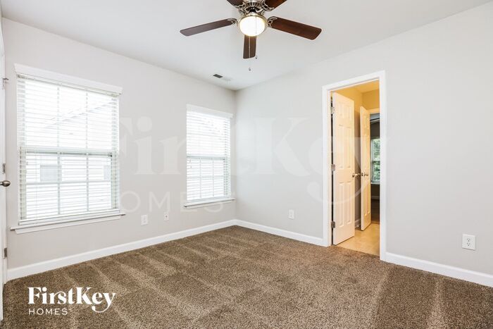 Building Photo - 63 Sugarfield Ln