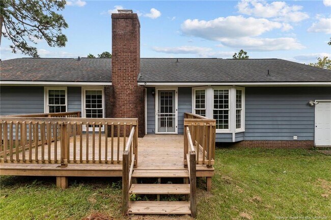Building Photo - 810 Whispering Pines Rd