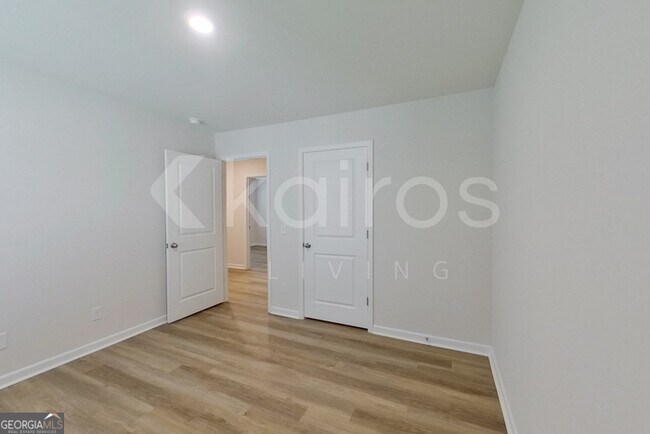 Building Photo - 109 Inez Ave