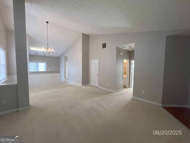 Building Photo - 1419 Wilshire Way