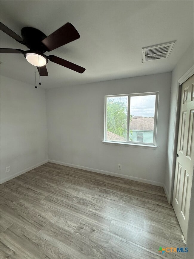 Building Photo - 426 Wind Gust