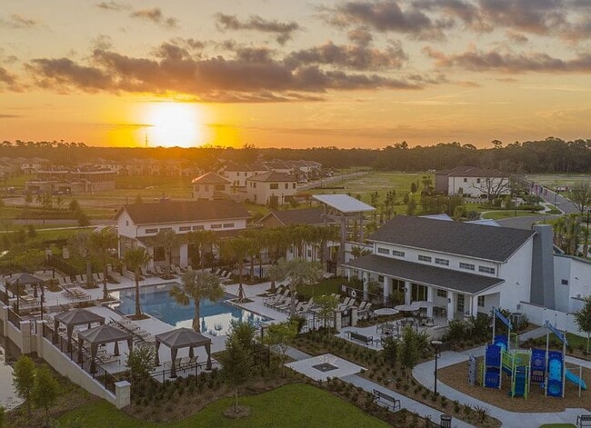 Building Photo - Winter Park  home in a Gated Community