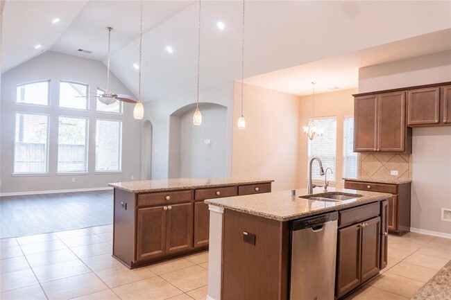 Building Photo - 7708 River Pass Dr