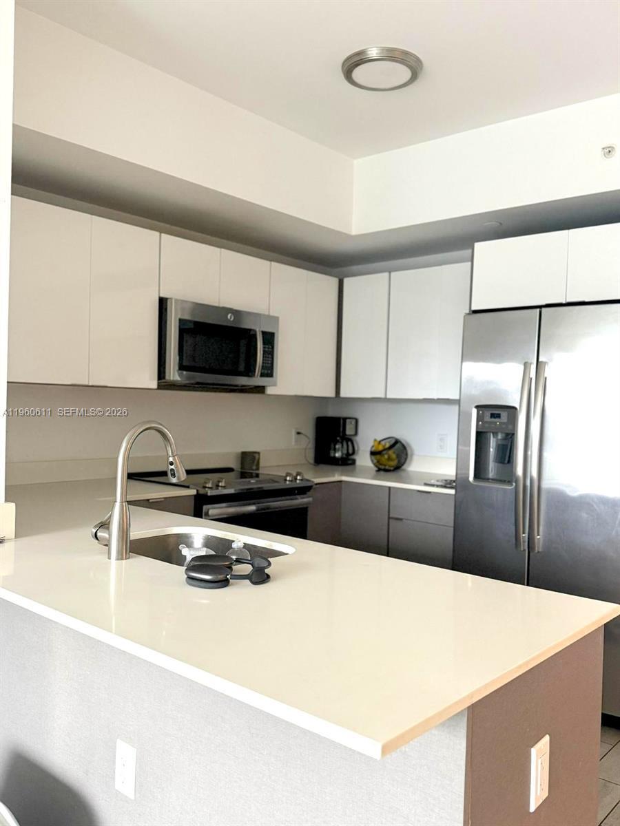 Building Photo - 321 NE 26th St