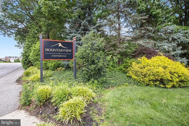 Building Photo - 1807 Mountainview Dr