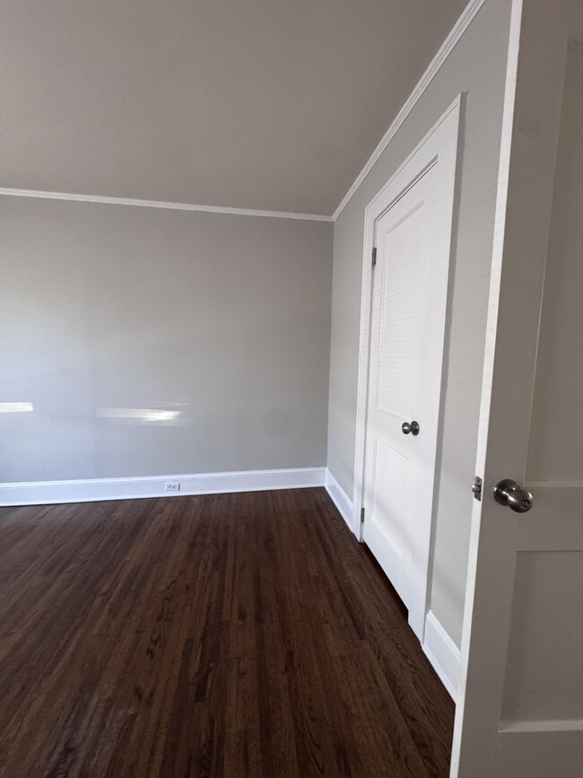 Building Photo - 884 Old Charlotte Rd SW