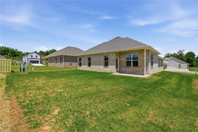 Building Photo - 5109 Vista Ave