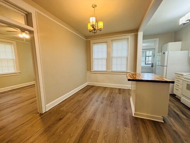 Building Photo - MOVE-IN READY & AVAILABLE NOW!