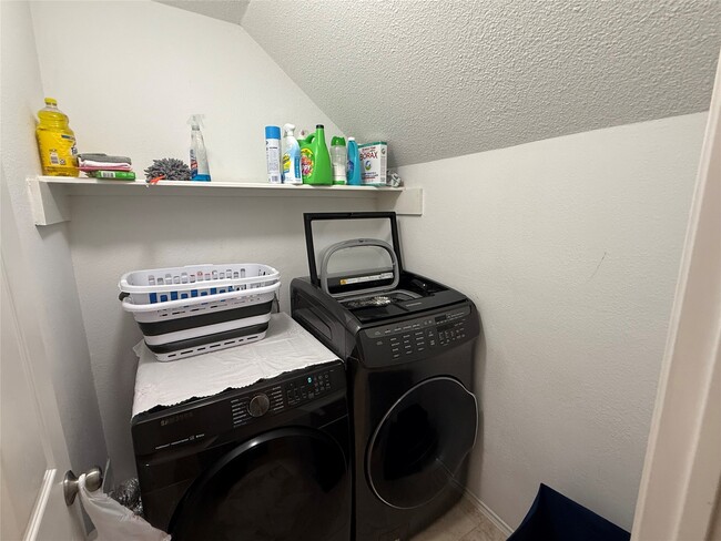 Building Photo - 4807 Eagle Trail Dr