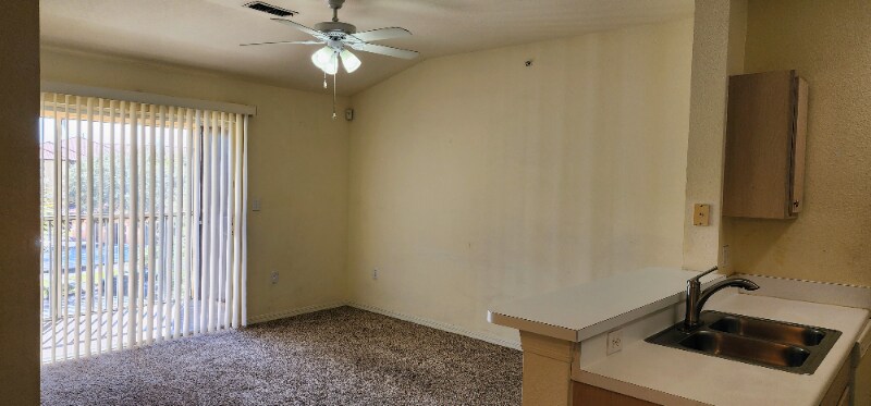 Building Photo - 5451 Vineland Rd