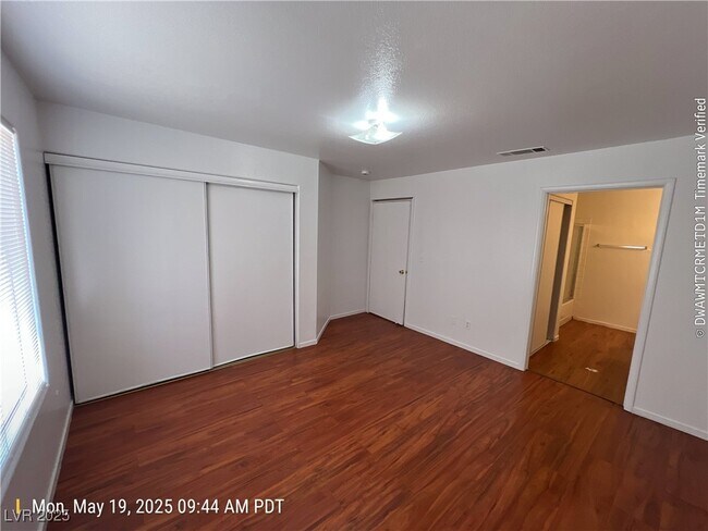 Building Photo - 1533 Linnbaker Ln