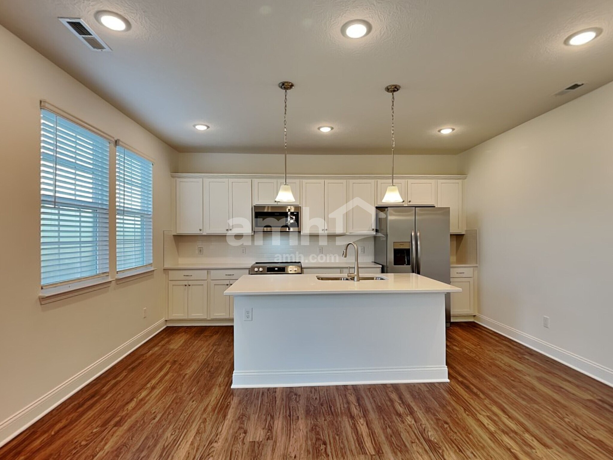 Building Photo - 8292 Northpoint Dr