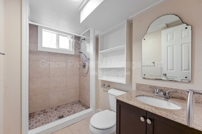 Building Photo - 701 S Simms St