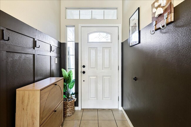 Building Photo - 3906 Las Bahias Dr