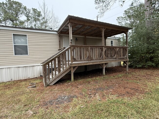 Building Photo - 200 Royalwood St