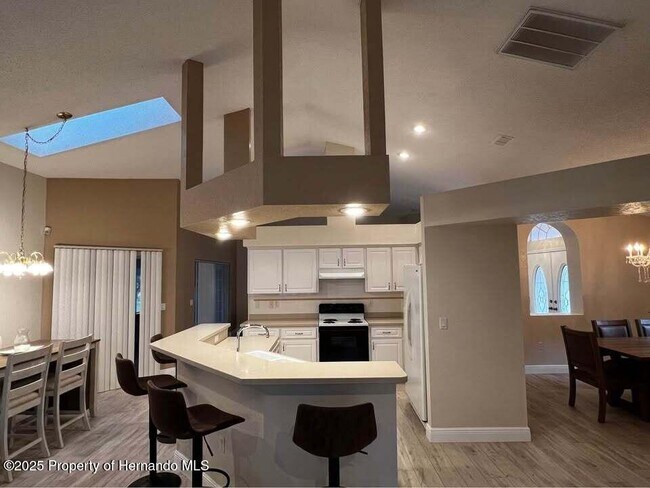 Building Photo - 9448 Tooke Shore Dr