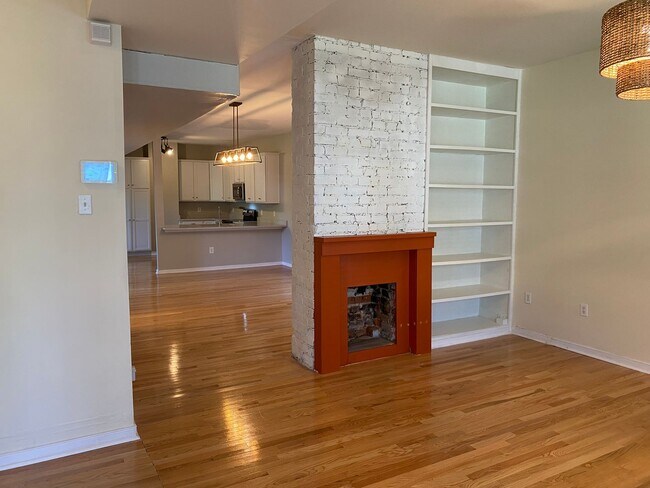 Building Photo - Quiet Cozy Northside Home for Rent