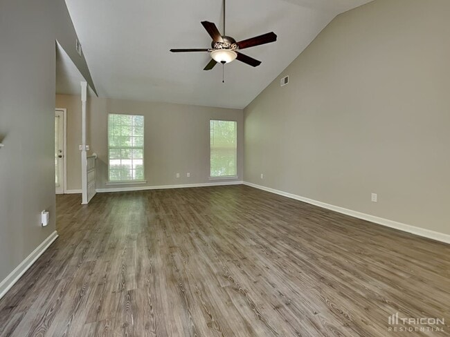 Building Photo - 264 Rolling Rock Rd