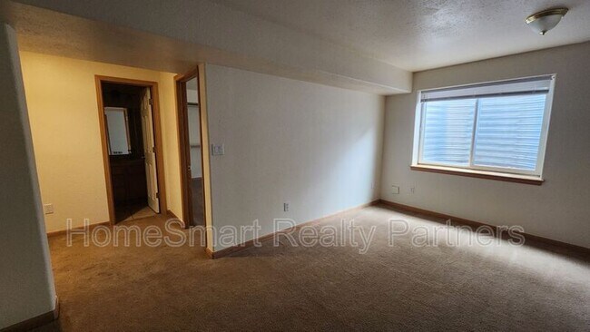Building Photo - 508 Ridge Ave