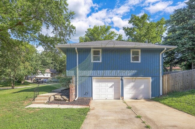 Building Photo - UNIQUE UPDATES!!!