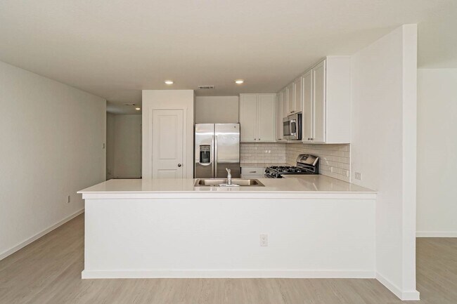 Building Photo - 1616 Hummock Steep